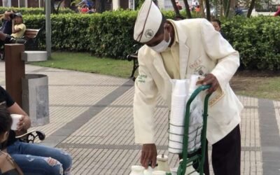 El café de la plaza 24 de Septiembre ya es parte de la tradición cruceña